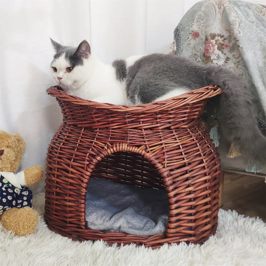 Two-story rattan cat house – for relaxation &amp; fun