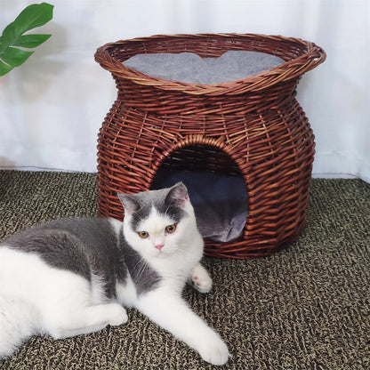 Two-story rattan cat house – for relaxation &amp; fun