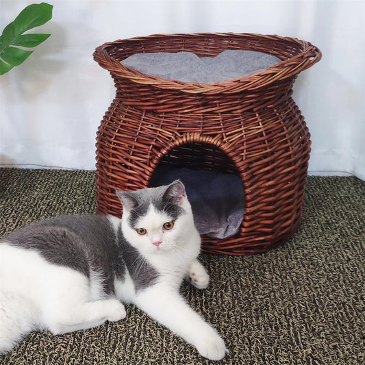 Two-story rattan cat house – for relaxation &amp; fun