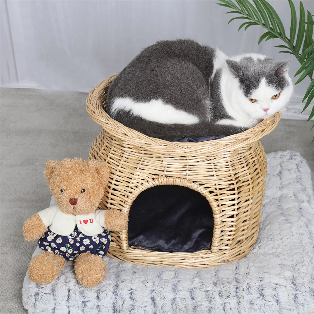 Two-story rattan cat house – for relaxation &amp; fun